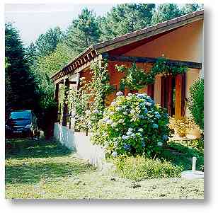 outside of self catering villa with pool